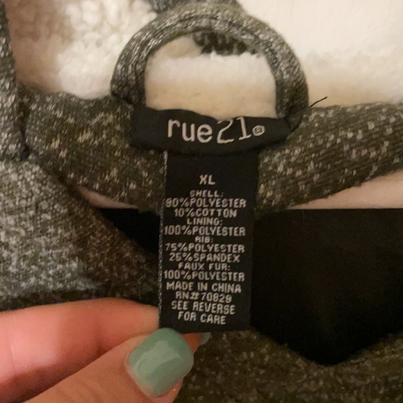 Sweatshirt - Picture 3 of 3